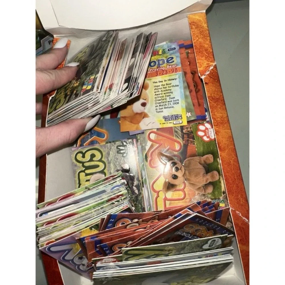 Open box full of beanie‎ babies cards! holos, open box, bulk, shiny